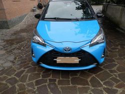 Blu/azzurro Usata 2018 Toyota Yaris Hybrid Edition Tre volumi | 12.000 € (Buon prezzo)