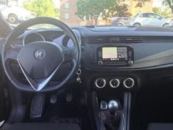 Nero Usata 2016 Alfa Romeo Giulietta Due volumi | 8500 € (Buon prezzo)