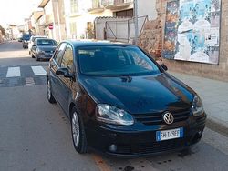 Nero Usata 2005 VW Golf V Tre volumi | 3400 € (Buon prezzo)