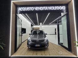 Grigio Usata 2014 Toyota Yaris Lounge Tre volumi | 7900 € (Buon prezzo)