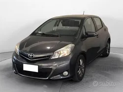 Antracite Usata 2014 Toyota Yaris Multidrive S Tre volumi | 7900 € (Buon prezzo)