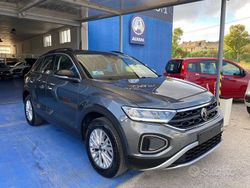 Usata 2023 VW T-Roc Life SUV | 23.900 € (Buon prezzo)