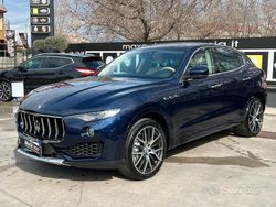Blu/azzurro Usata 2018 Maserati Levante GranLusso SUV | 37.490 € (Buon prezzo)