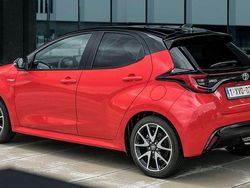 Usata 2020 Toyota Yaris Hybrid Tre volumi | 15.500 € (Buon prezzo)