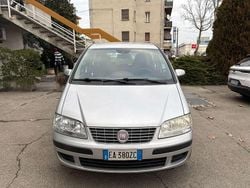 Silver metallizzato Usata 2010 Fiat Idea Dynamic Monovolume | 2990 € (Buon prezzo)