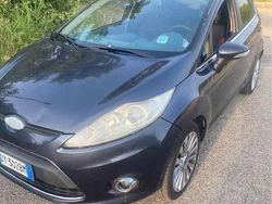 Grigio Usata 2009 Ford Fiesta Due volumi | 3400 € (Buon prezzo)