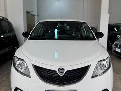 Bianco Usata 2015 Lancia Ypsilon Platinum Due volumi | 6700 € (Cara)