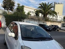 Bianco Usata 2011 Toyota Yaris Tre volumi | 6000 € (Molto cara)