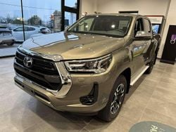 Verde Nuova 2025 Toyota HiLux Executive Pick-up | 39.900 € (Ottimo prezzo)