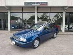Pacific blue (325) Usata 1995 Volvo 460 Tre volumi | 5900 €
