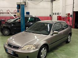Grigio Usata 1999 Honda Civic | 3200 €