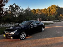 Usata 2006 Mercedes CLS320 Tre volumi | 8000 € (Buon prezzo)