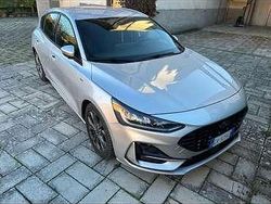 Argento Usata 2024 Ford Focus ST-Line Tre volumi | 25.000 € (Cara)