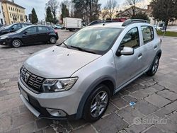 Grigio Usata 2017 Dacia Sandero Ambiance Tre volumi | 6900 € (Ottimo prezzo)