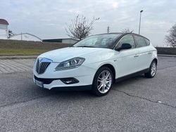 Bianco Usata 2010 Lancia Delta S Due volumi | 2500 € (Buon prezzo)