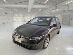 Nero Usata 2024 VW Golf Life Tre volumi | 27.700 € (Cara)