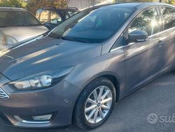 Grigio Usata 2015 Ford Focus Titanium Tre volumi | 6850 €