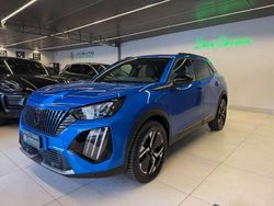 Blu/azzurro Usata 2023 Peugeot 2008 Allure SUV | 24.900 € (Buon prezzo)
