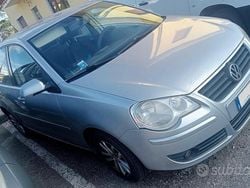 Grigio Usata 2008 VW Polo Comfortline Tre volumi | 2900 € (Buon prezzo)