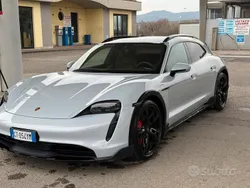 Usata 2021 Porsche Taycan 4S Cross Turismo Tre volumi | 80.000 € (Buon prezzo)