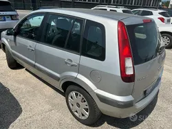 Grigio Usata 2010 Ford Fusion Tre volumi | 2900 € (Buon prezzo)