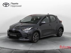Grigio Usata 2023 Toyota Yaris Hybrid Trend Tre volumi | 18.700 € (Buon prezzo)