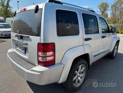 Usata 2008 Jeep Cherokee SUV | 5200 €