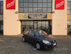 Grigio Usata 2007 VW Polo Comfortline Tre volumi | 2500 € (Buon prezzo)