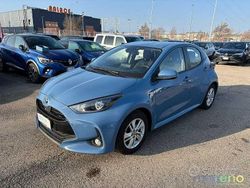 Blu/azzurro Usata 2021 Toyota Yaris Hybrid Active Due volumi | 15.290 € (Buon prezzo)