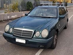Verde Usata 1999 Mercedes E280 Elegance Station wagon | 2500 €