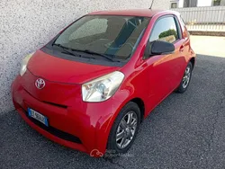 Rosso Usata 2014 Toyota iQ Due volumi | 8000 € (Ottimo prezzo)