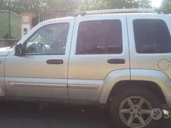 Usata 2006 Jeep Cherokee SUV | 6000 € (Buon prezzo)