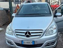 Grigio Usata 2009 Mercedes 200 Tre volumi | 4000 €