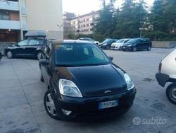 Nero Usata 2004 Ford Fiesta Due volumi | 3000 € (Buon prezzo)
