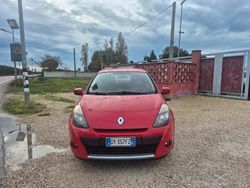 Rosso Usata 2009 Renault Clio II Tre volumi | 3700 € (Buon prezzo)