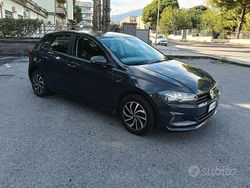 Grigio Usata 2018 VW Polo Tre volumi | 8499 € (Buon prezzo)