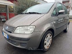Grigio Usata 2008 Fiat Idea Monovolume | 2900 € (Buon prezzo)