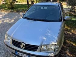 Usata 2000 VW Polo Comfortline Tre volumi | 2500 € (Cara)