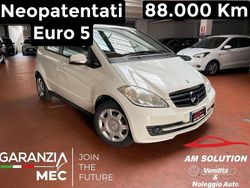 Bianco Usata 2010 Mercedes A160 Tre volumi | 5450 € (Buon prezzo)