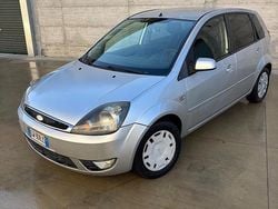 Grigio Usata 2006 Ford Fiesta Tre volumi | 1500 € (Ottimo prezzo)
