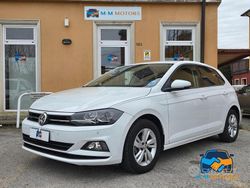 Bianco Usata 2018 VW Polo Comfortline Tre volumi | 12.990 € (Buon prezzo)