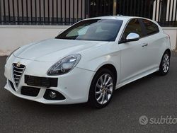 Bianco Usata 2015 Alfa Romeo Giulietta Exclusive Tre volumi | 8999 € (Cara)