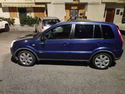 Blu/azzurro Usata 2008 Ford Fusion Titanium Monovolume | 2700 € (Buon prezzo)