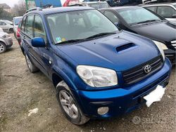 Blu Usata 2005 Toyota RAV4 Station wagon | 3300 €