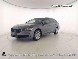 Grigio graphite metallizzato Usata 2025 Skoda Superb Selection Station wagon | 34.900 € (Buon prezzo)