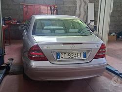 Grigio Usata 2005 Mercedes C220 Tre volumi | 4000 € (Buon prezzo)