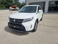 Vari colori Usata 2024 Suzuki Vitara SUV | 23.900 €