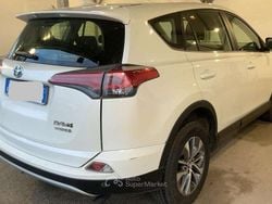 Bianco Usata 2017 Toyota RAV4 Hybrid SUV | 17.990 € (Buon prezzo)