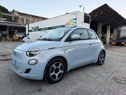 Azzurro Usata 2021 Fiat 500e Passion Cabrio | 15.900 € (Buon prezzo)
