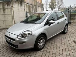 Usata 2014 Fiat Punto Active Tre volumi | 2500 € (Buon prezzo)